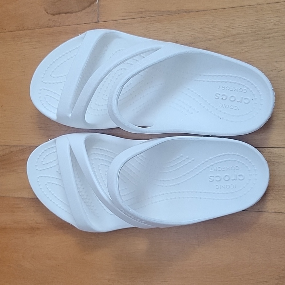 Crocs Women's Swiftwater Iconic White Rubber  Sandals Size 6